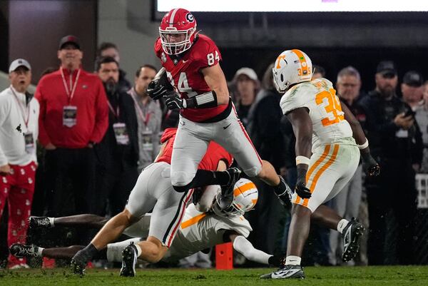 Georgia tight end Ben Yurosek (84) run s after a catch during the first half of an NCAA college football game against Tennessee, Saturday, Nov. 16, 2024, in Athens, Ga. (AP Photo/John Bazemore) Tennessee