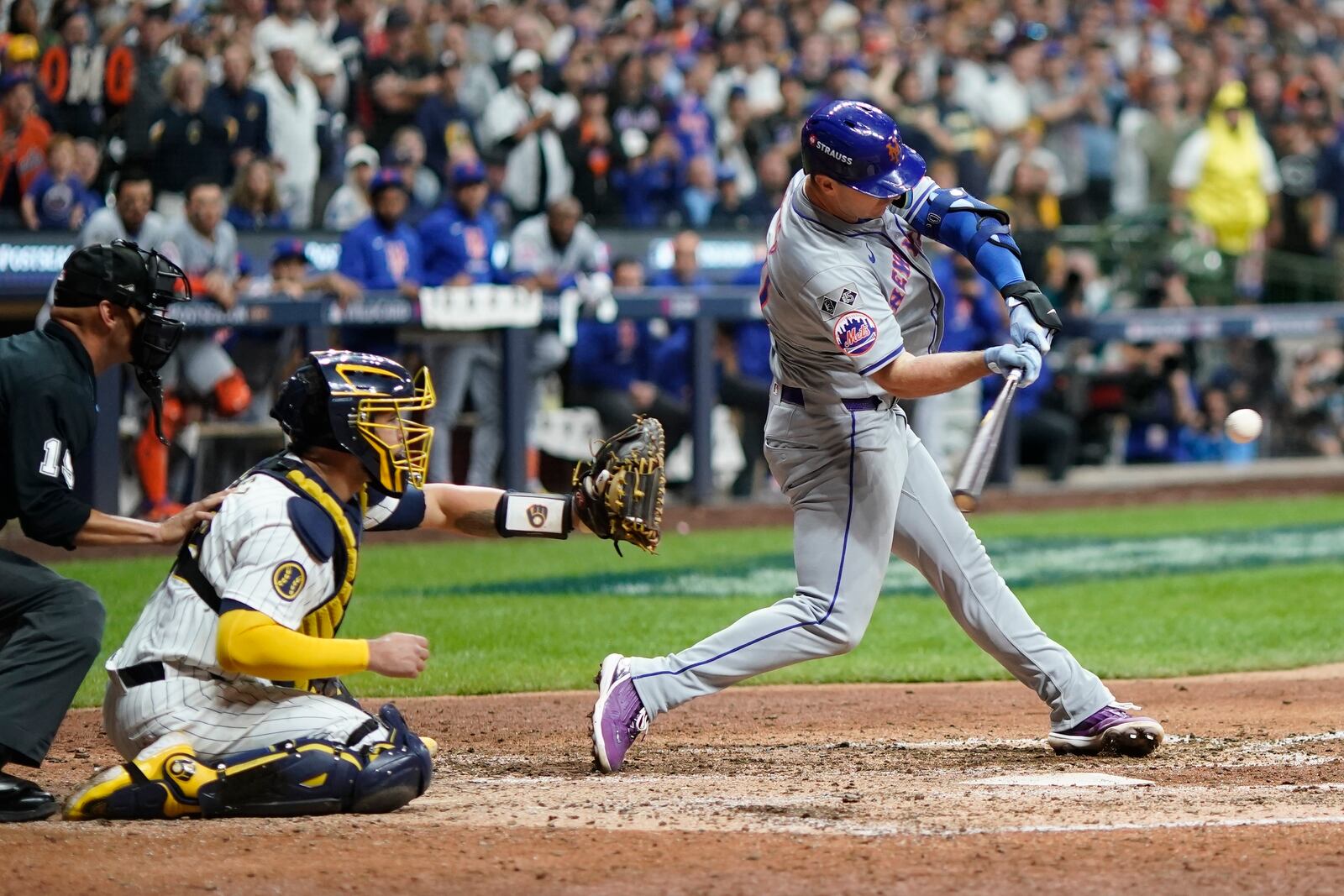 New York Mets' Pete Alonso hits a three-run home run during the ninth inning of Game 3 of a National League wild card baseball game against the Milwaukee Brewers Thursday, Oct. 3, 2024, in Milwaukee. (AP Photo/Morry Gash)