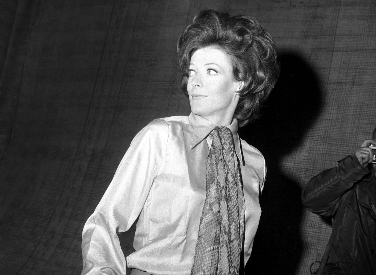 FILE - British actress Maggie Smith, the British actress, appears on the stage of the Old Vic in London, on April 8, 1970, during an intermission of rehearsal of "The Beaux' Stratagem." Smith, who won an Oscar for “The Prime of Miss Jean Brodie” in 1969 and won new fans in the 21st century as the dowager Countess of Grantham in “Downton Abbey,” has died at 89. (AP Photo/ L Brown, File)