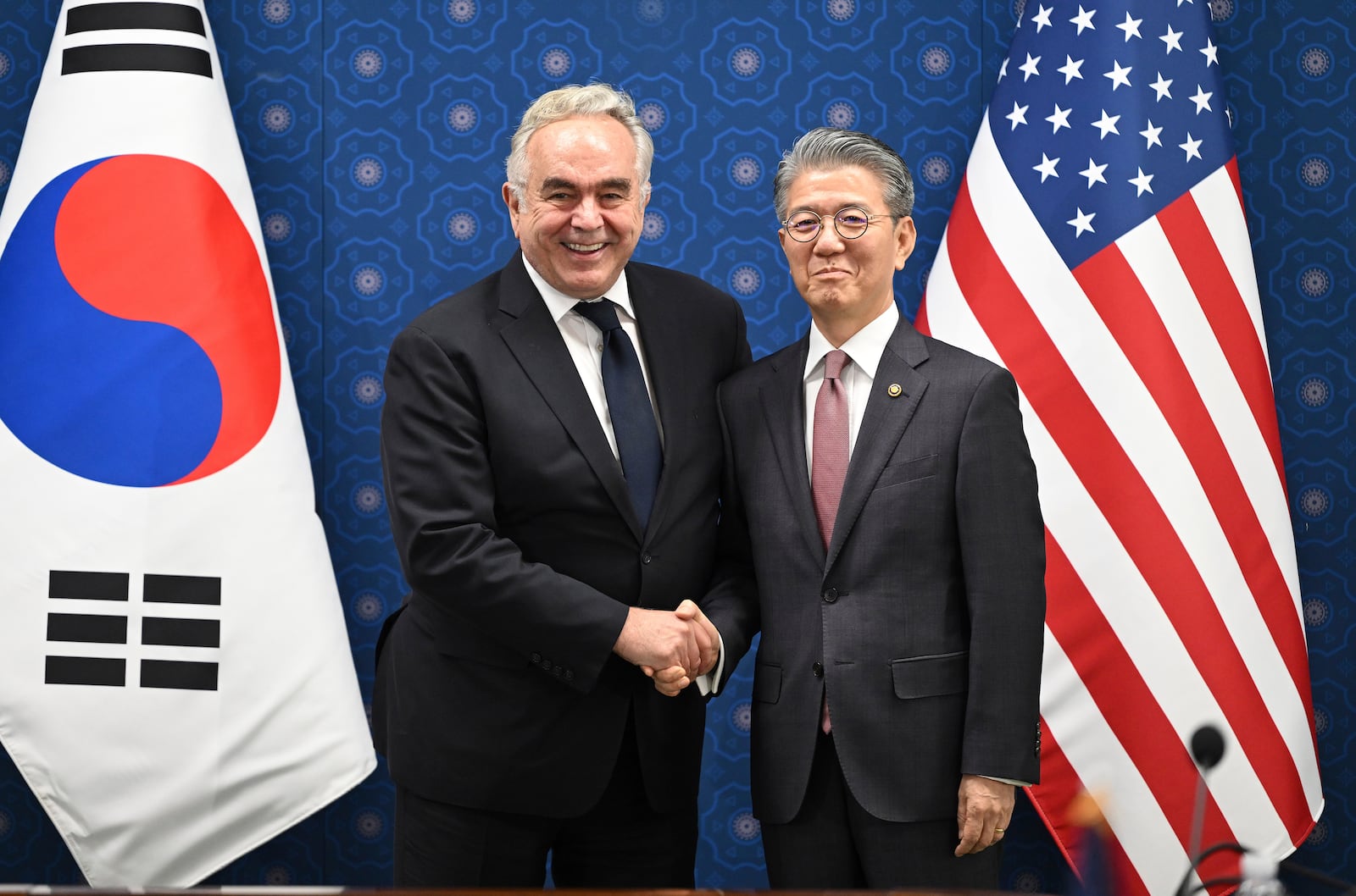 South Korea's First Vice Foreign Minister Kim Hong-kyun, right, shakes hands with United States Deputy Secretary of State Kurt Campbell during their meeting at the Foreign Ministry in Seoul Wednesday, Oct. 16, 2024. (Jung Yeon-je/Pool Photo via AP)