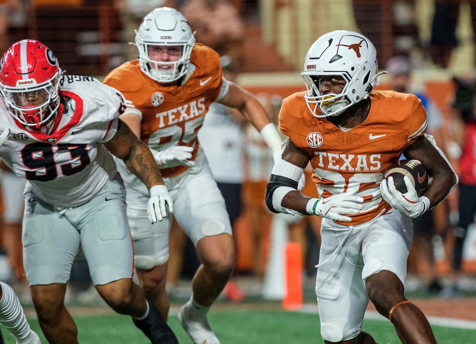 Texas running back Quintrevion Wisner (26) cuts up field against Georgia during the first half of an NCAA college football game in Austin, Texas, Saturday, Oct. 19, 2024. (AP Photo/Rodolfo Gonzalez)