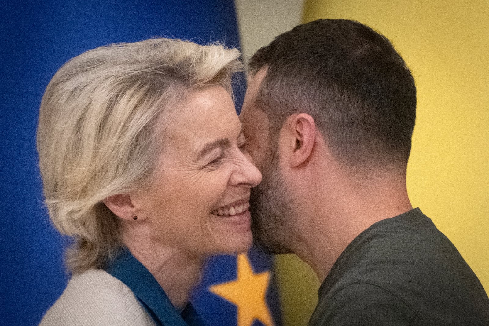 Ukrainian President Volodymyr Zelenskyy, right, and European Commission President Ursula von der Leyen greet each other in Kyiv, Ukraine, Friday, Sept. 20, 2024. (AP Photo/Efrem Lukatsky)