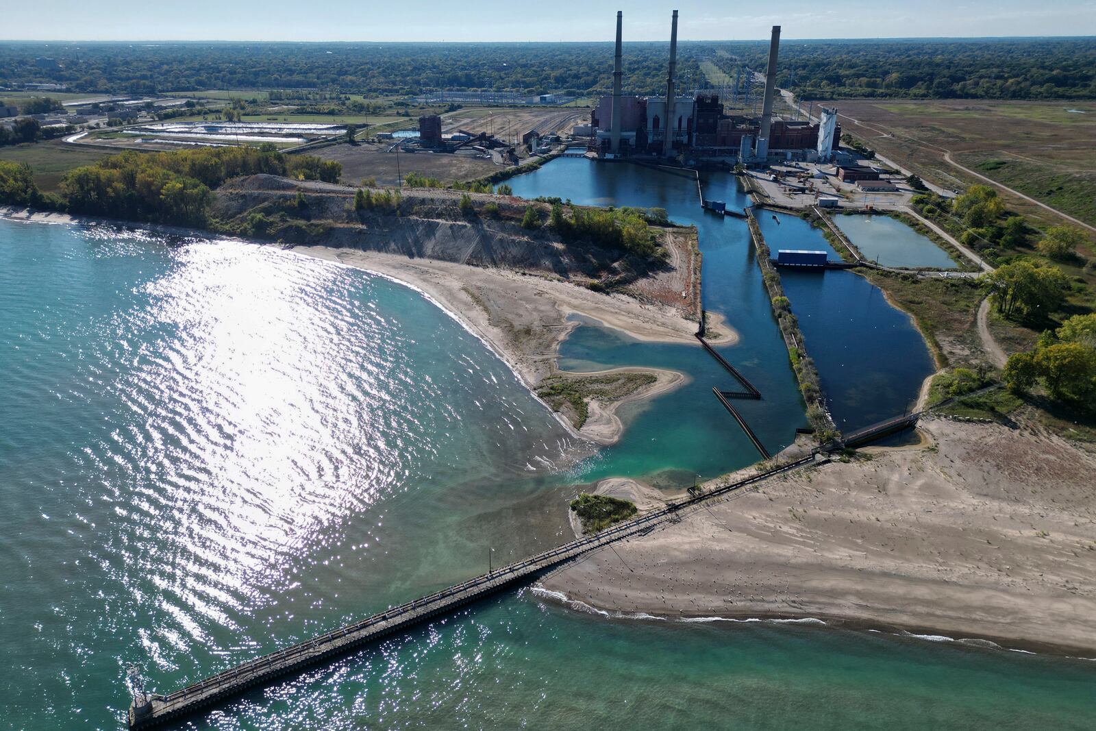 NRG Waukegan Generation Station on the Lake Michigan lakeshore is seen in Waukegan, Ill., Thursday, Sept. 26, 2024. (AP Photo/Nam Y. Huh)