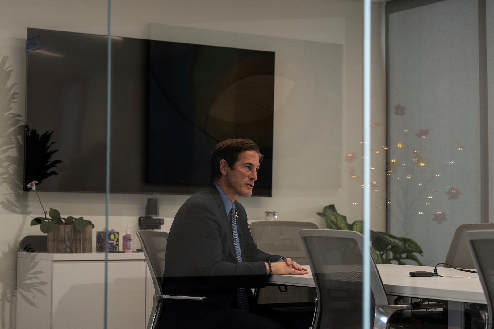 Nathan Hochman, the newly elected Los Angeles County district attorney, talks to a reporter during an interview with The Associated Press in Los Angeles, Wednesday, Nov. 13, 2024. (AP Photo/Jae C. Hong)