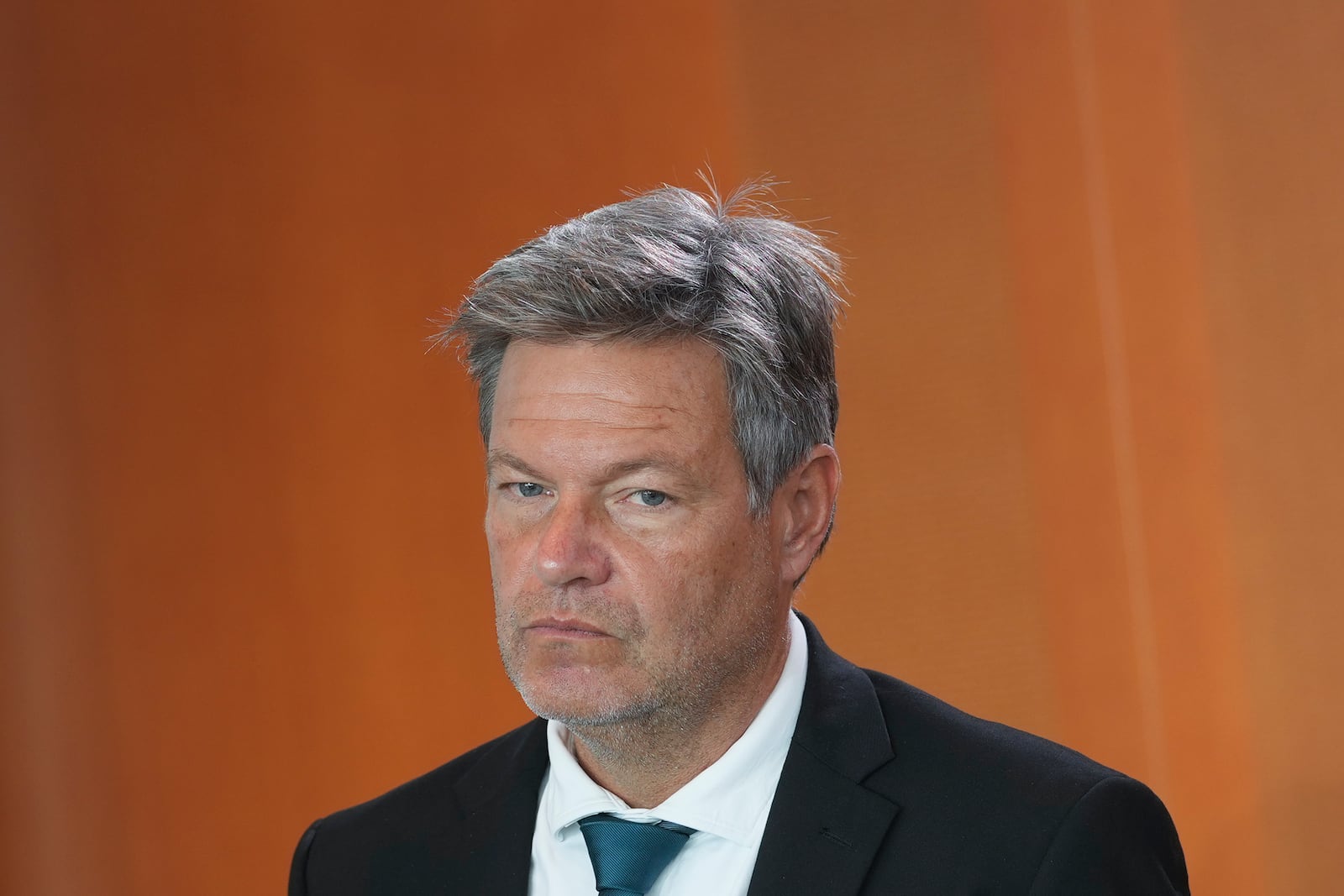 German Economy and Climate Minister Robert Habeck arrives for the cabinet meeting of the German government at the chancellery in Berlin, Germany, Wednesday, Oct. 9, 2024. (AP Photo/Markus Schreiber)