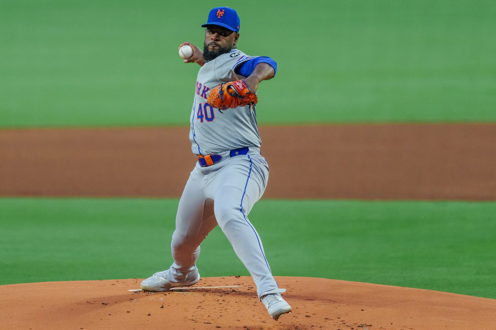 New York Mets pitcher Luis Severino throws in the first inning of a baseball game against the Atlanta Braves, Tuesday, Sept. 24, 2024, in Atlanta. (AP Photo/Jason Allen)