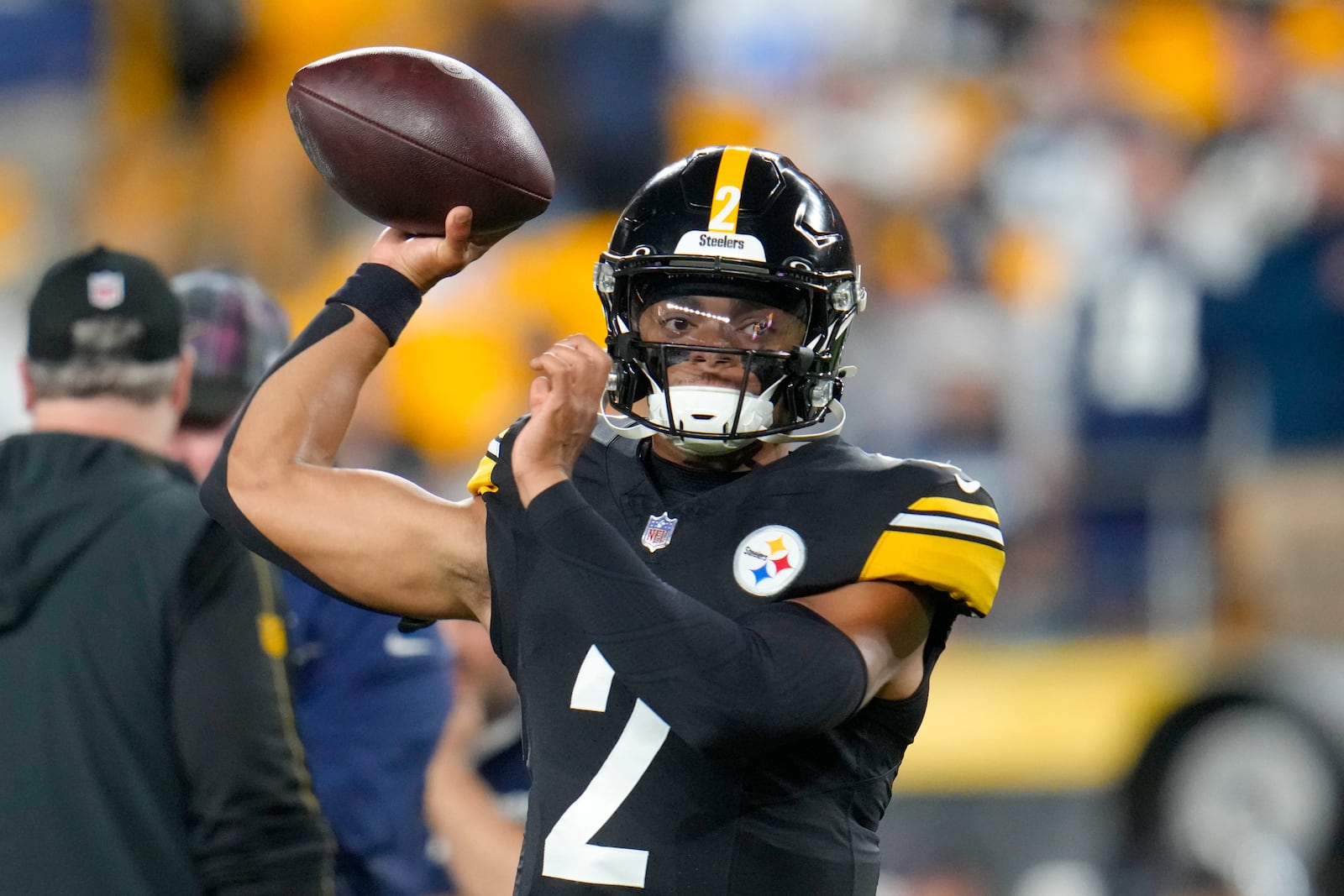 Pittsburgh Steelers quarterback Justin Fields works out prior to an NFL football game against the Dallas Cowboys, Sunday, Oct. 6, 2024, in Pittsburgh. (AP Photo/Gene J. Puskar)