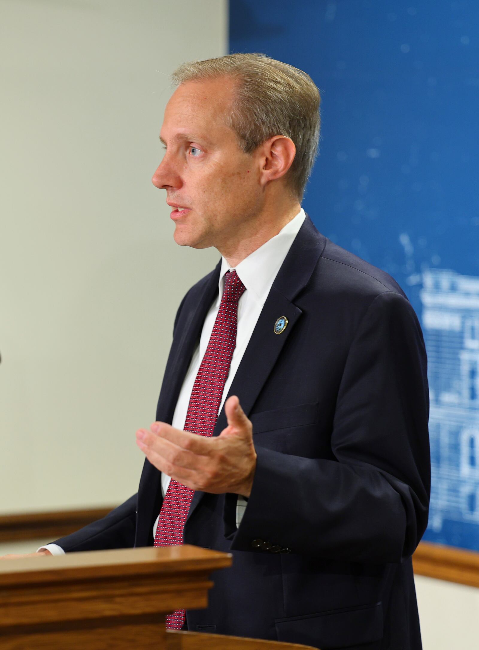 Minnesota Secretary of State Steve Simon speaks to the media about early voting at the Minnesota State Capitol, Thursday, September 19, 2024, in St. Paul, Minn. (AP Photo/Adam Bettcher)