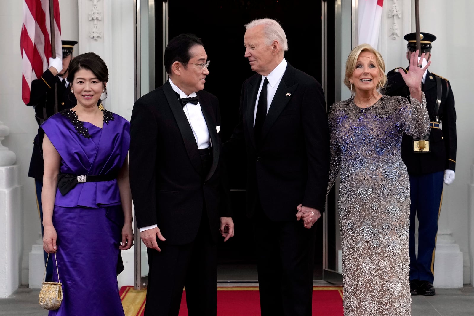 FIEL - U.S. President Joe Biden, center right, and first lady Jill Biden, right, welcome Japanese Prime Minister Fumio Kishida, center left, and his wife Yuko Kishida for a State Dinner at the White House, on April 10, 2024, in Washington. (AP Photo/Susan Walsh, File)